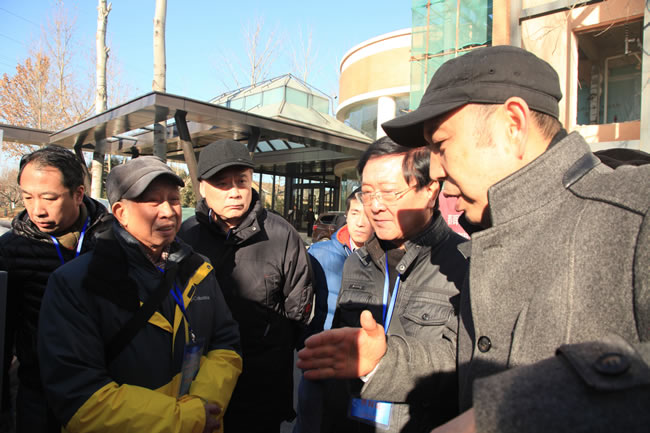 专家们聆听力聚超低氮技术介绍